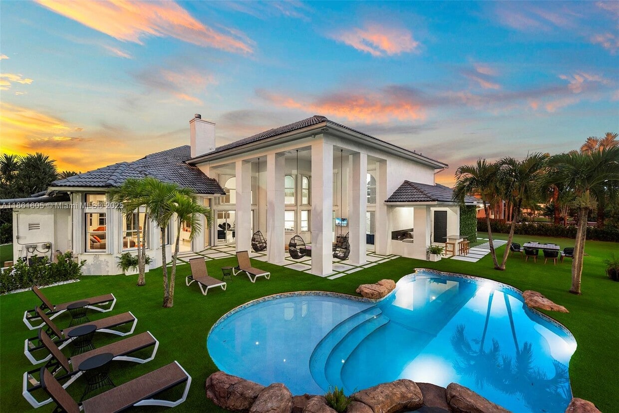 Foto principal - 11080 SW 23rd St
