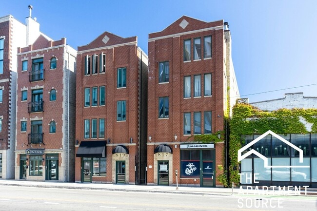 Building Photo - 817 N Milwaukee Ave