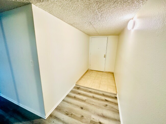 Building Photo - 4424 Woodman Ave