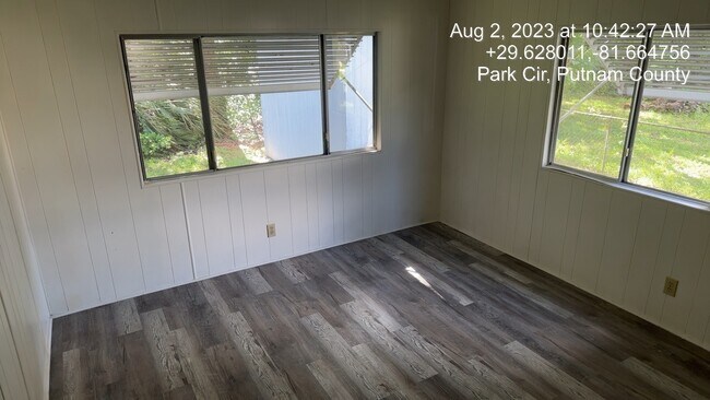 Building Photo - 118 Park Cir