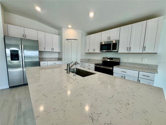 Building Photo - 8828 Bay Leaf Dr