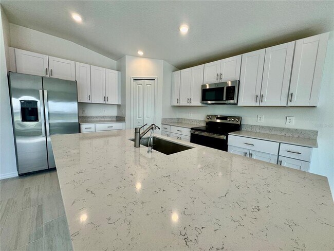 Foto del edificio - 8828 Bay Leaf Dr