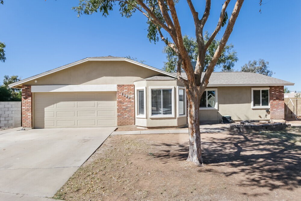Primary Photo - 1222 N Elm Ct