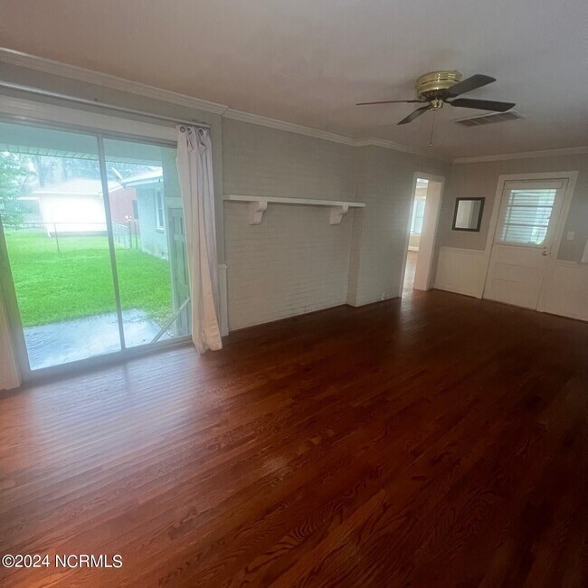 Foto del edificio - 1402 W Ragsdale Rd