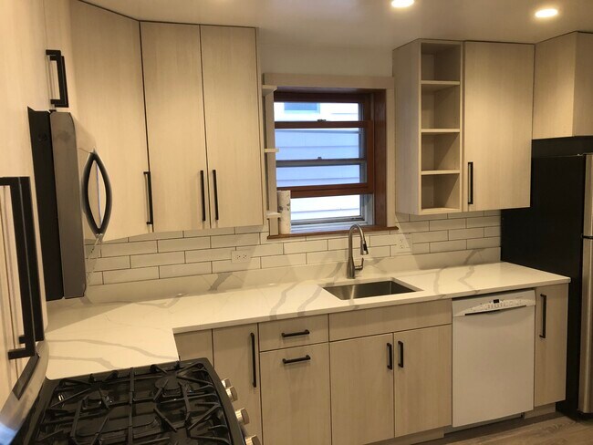 Foto del edificio - 4729 N Kedvale Ave