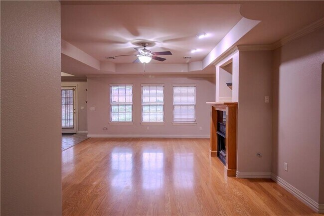 Building Photo - 202 Dawn Dr