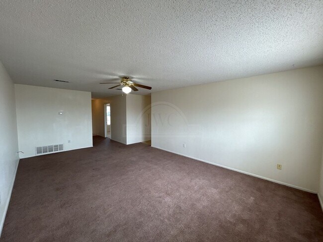 Foto del edificio - 4406 Secretariat Dr