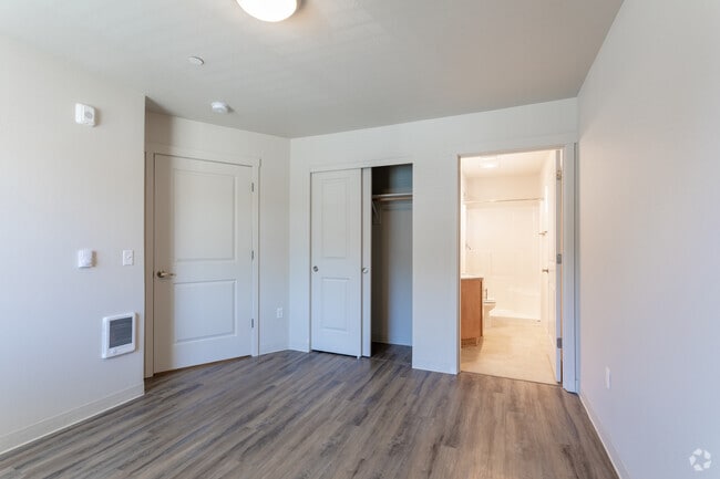 2BR, 2BA - 960 SF - St Helens Place Apartment Homes