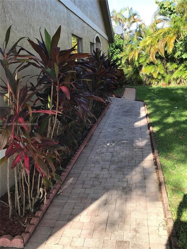 Foto principal - 5500 NW 90th Terrace