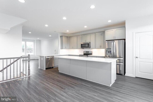 Foto del edificio - 3130 Eton Pl