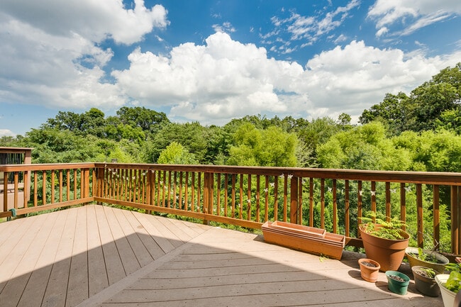 Building Photo - 2457 Silk Ct
