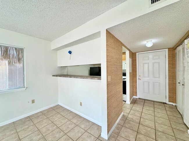 Foto del edificio - 6324 Newtown Cir