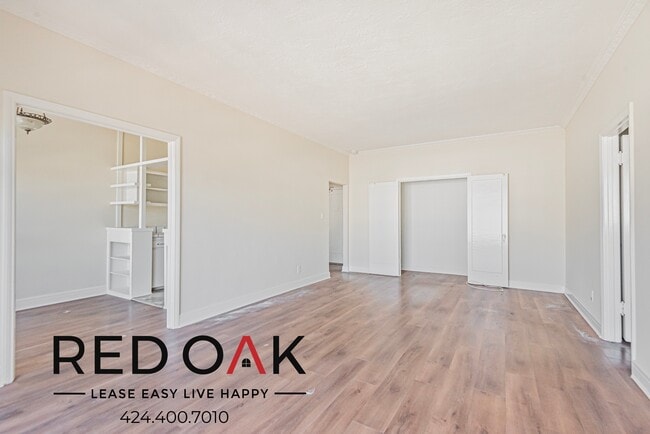 Foto del edificio - 570 N Rossmore Ave
