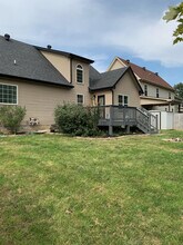 Building Photo - 678 Fox Hound Dr