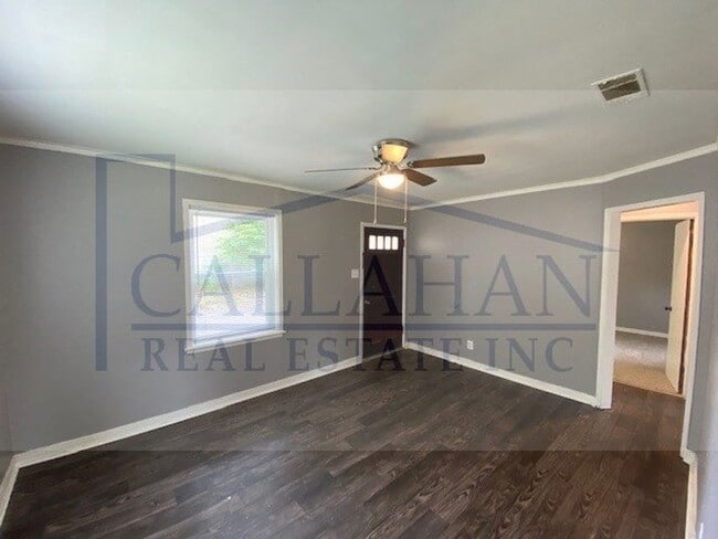 Building Photo - 2 Bedroom Park Hill Duplex