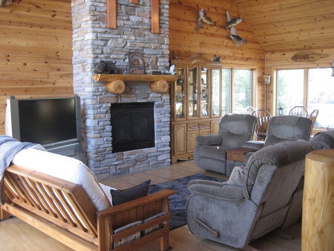 Living Room With gas fireplace,lazyboys,ect.. - 897 Coolidge Ave