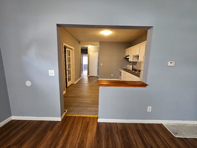 Foto del edificio - 4219 Iowa Ave