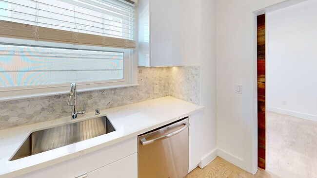 Foto del edificio - 1912 Mission St