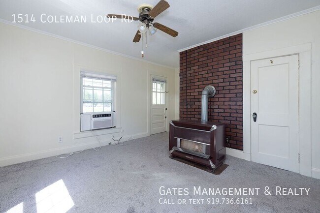 Foto del edificio - 1514 Coleman Loop Rd