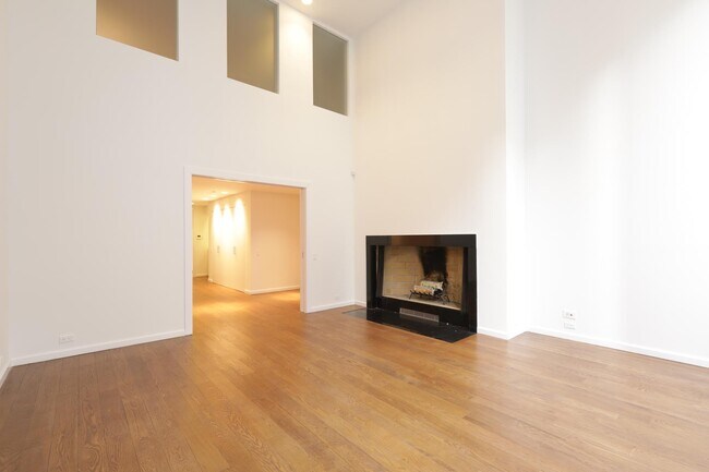 Building Photo - 234 East 67th Street