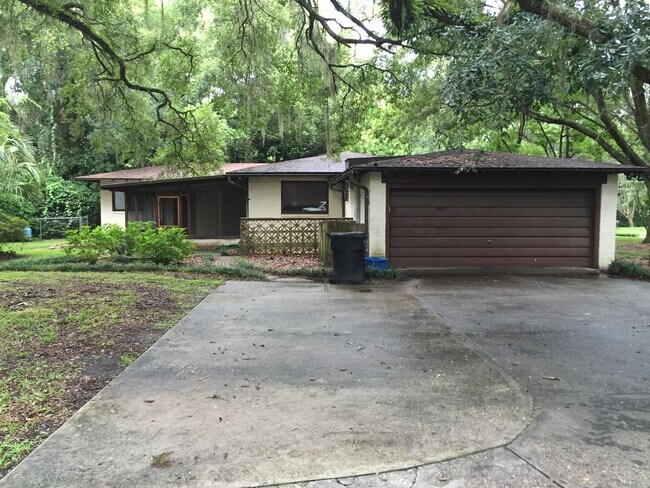 Building Photo - FALL 2026!!! Walk to the Gator Games from ...
