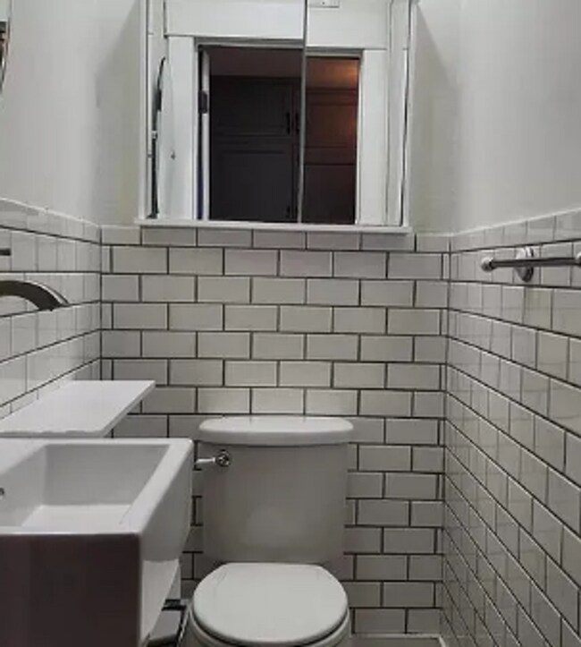 Foto del edificio - 3224 Osborne Blvd