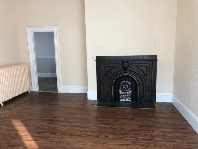 living room - 70 Pine St