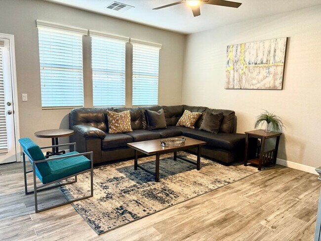 Foto del edificio - 3708 E Kerry Ln