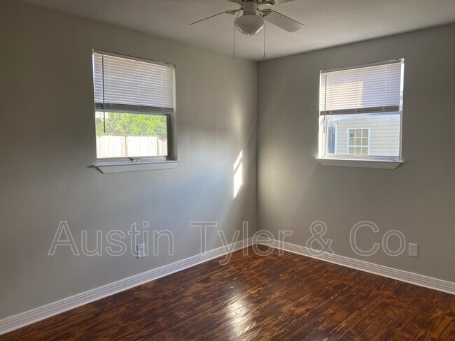 Foto del edificio - 2814 St John St