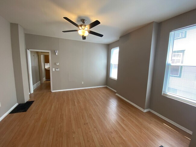 Foto del edificio - 1444 Hunter Ave