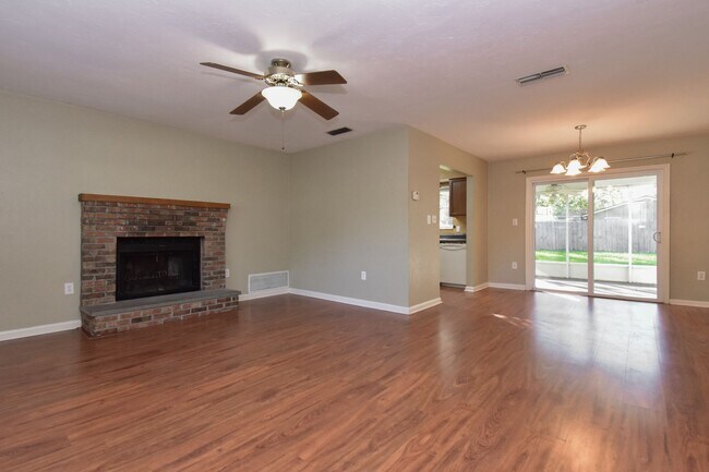 Building Photo - 6426 NW 27th Terrace (Northwood Pines)