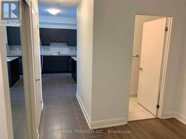 Photo du bâtiment - 2910 Hwy 7