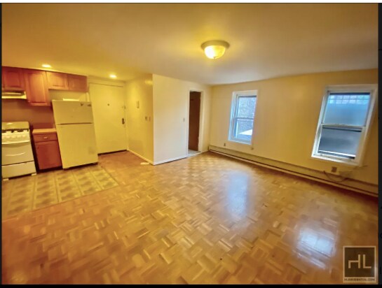Building Photo - 87 4th Ave