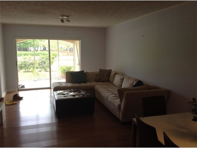 Foto del edificio - 10045 NW 46th St