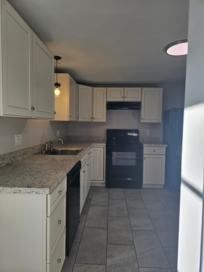 Kitchen - 35 Patty Ln
