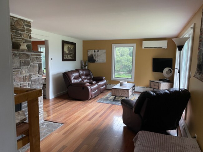 Building Photo - 82 Old Brown Rd