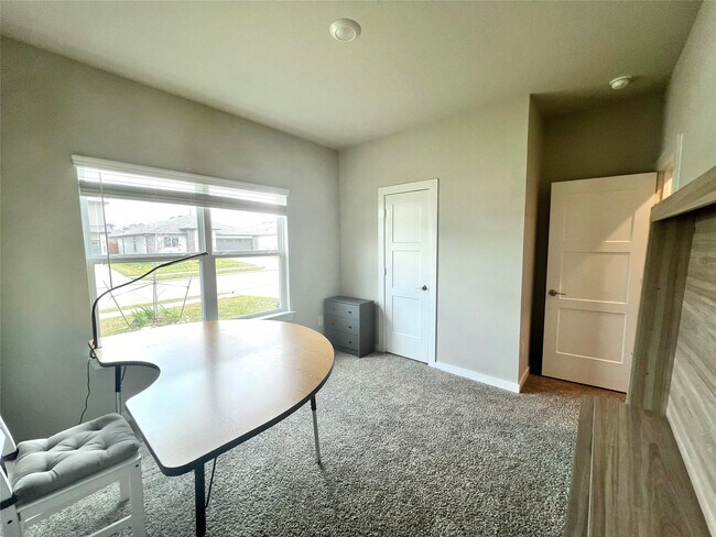 Foto del edificio - 14233 Wonder Lake Ln