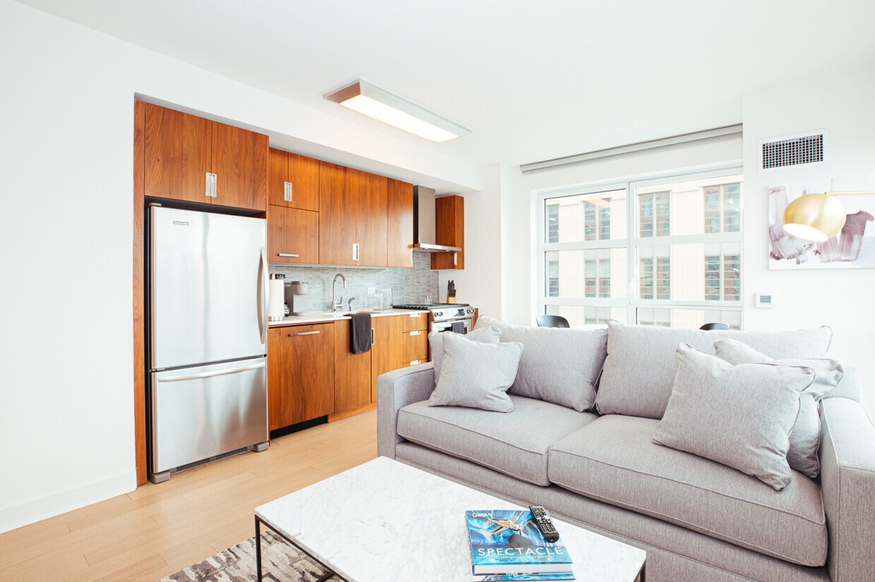Primary Photo - 500 W 30th St