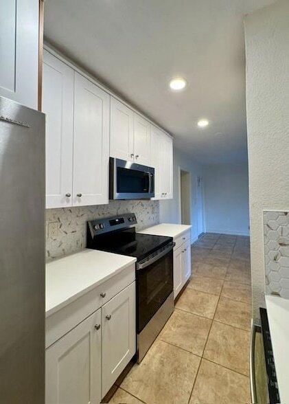 Building Photo - 1423 Holly Heights Dr