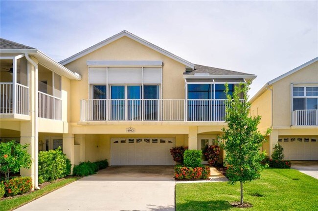 Foto del edificio - 4043 NE Moon River Cir