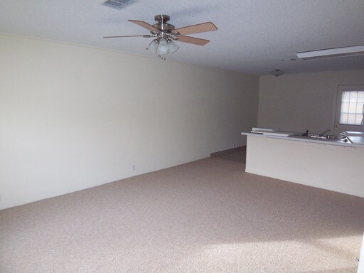 Building Photo - 148 Churchill Ln