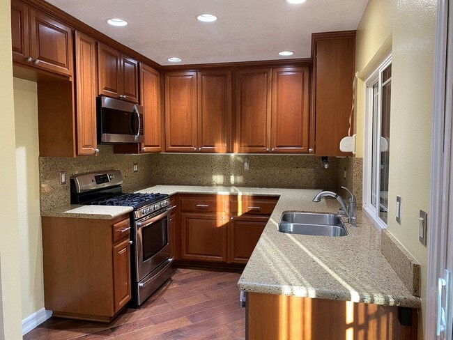 Building Photo - Spacious and Updated Home in Spring Valley!