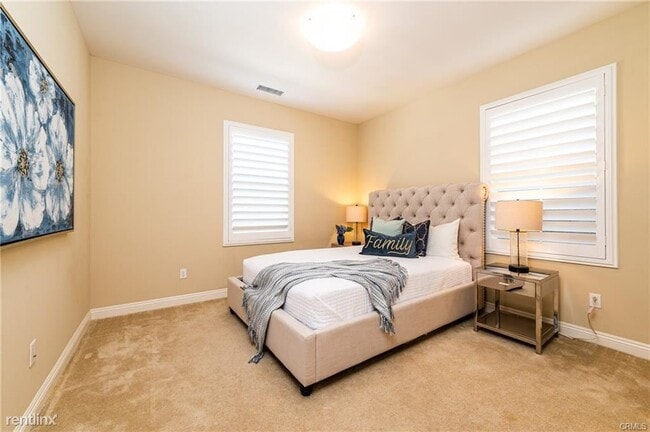 Building Photo - 5 br, 4.5 bath House - 2664 E Temblor Ranc...