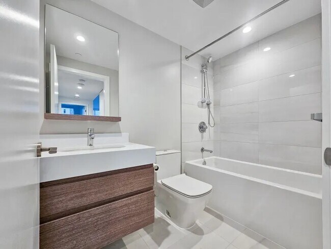 Photo du bâtiment - 6537 Telford Ave