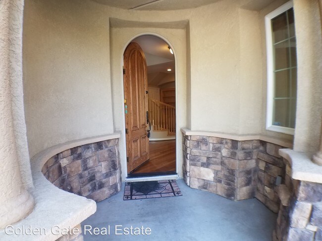 Foto del edificio - 333 Foothill Dr