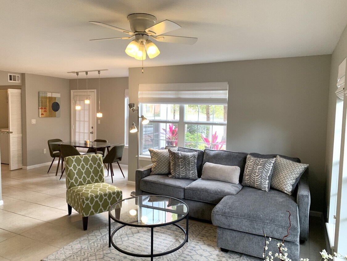 Foto principal - 1125 Crystal Way
