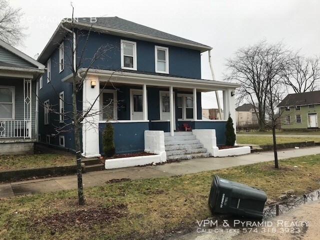 Primary Photo - 326 W Madison St