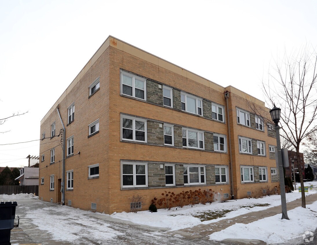 Building Photo - 700 E Henry Clay St