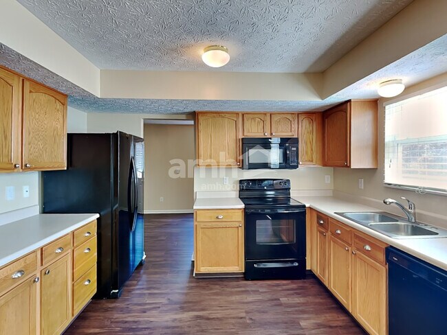 Foto del edificio - 3848 Sugarbark Dr