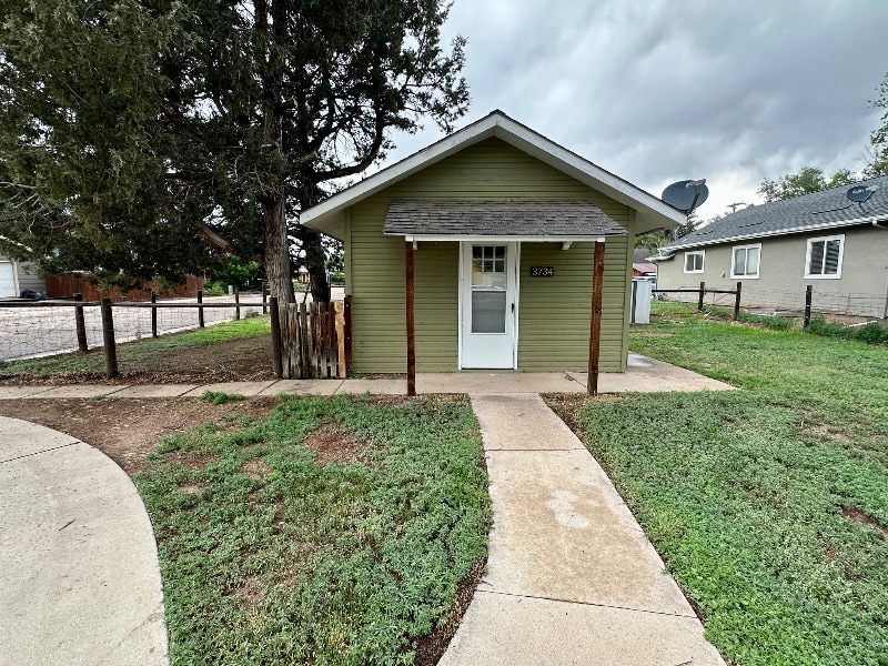 Foto principal - 3734 Roosevelt Ave